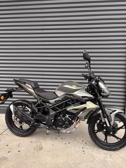 Motocicleta 16 ani benelli bn 125