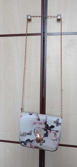 Дамски чанти и портмоне