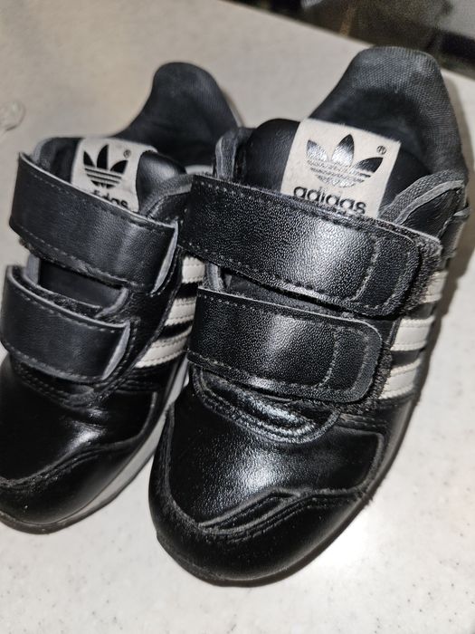 Продам кроссовки адидас для малыша