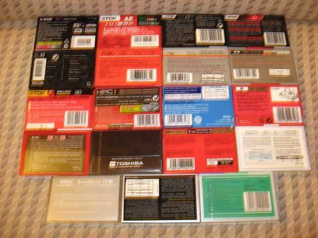 Продам  набор  новых  винтажных  аудиокассет .