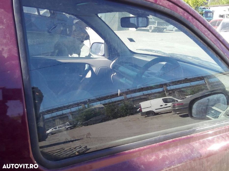 Geam / Sticla Portiera / Usa Dreapta Fata Land Rover Freelander 1 in 2 Usi 1997 - 2004