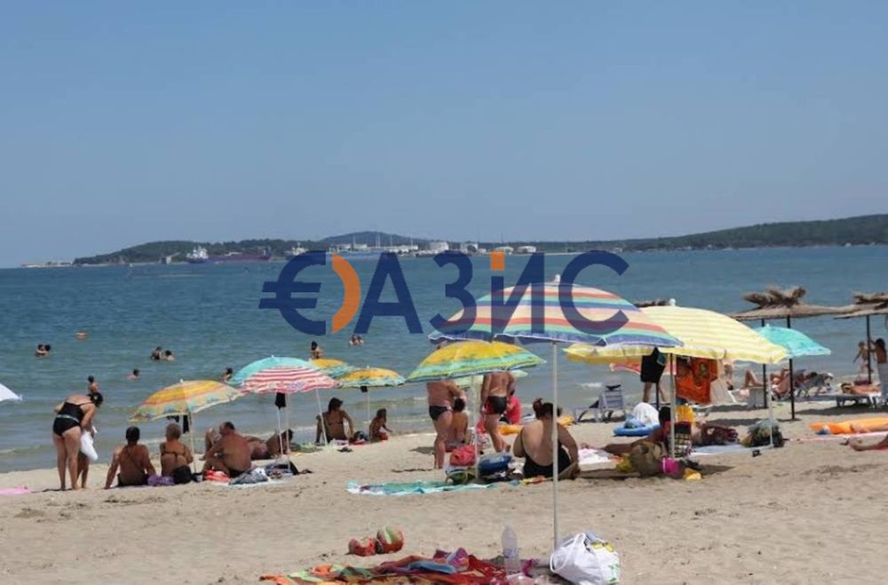 Продава се Тристаен апартамент в Бургас, Център - 94 кв.м за 634 €/кв.м - Снимка #12