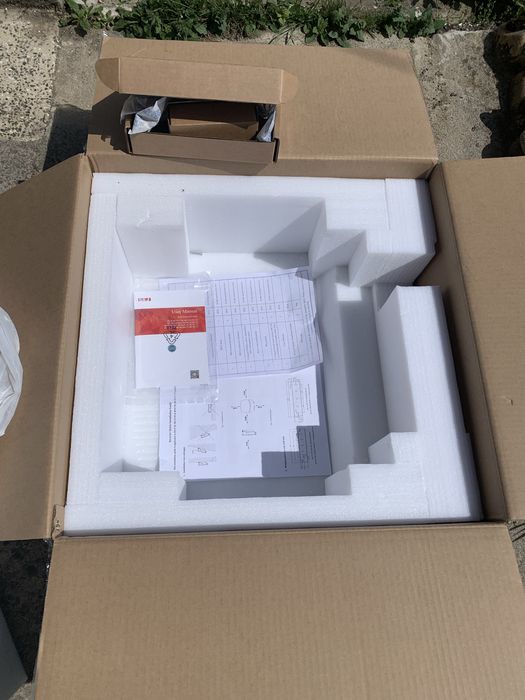 Мрежов 8KW монофазен инвертор R5-8K-S2-15 на 5месеца работа в гаранция