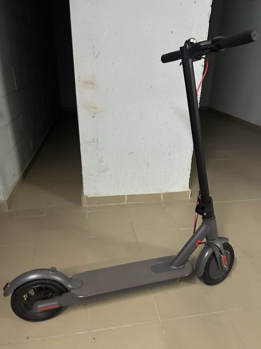 Продаю электросамокат E-scooter новый