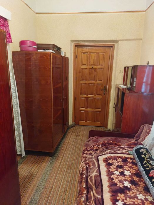 Vand casa in Anina mobilata 4 camere + garaj