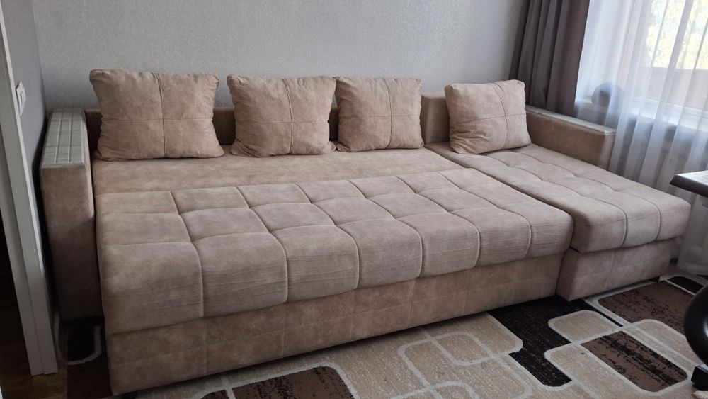 Продаю угловой диван