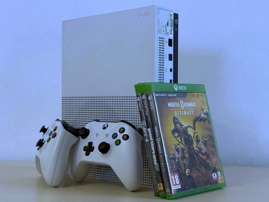 Бартер! Xbox One S 1TB (1,000GB) Robot White (Бял) + 2 Koнтолера 3 игри.