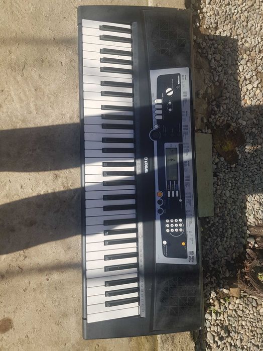 Orga, chitara, vioara