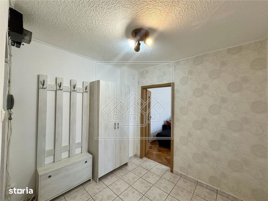 Apartament 2 camere, decomandat, la cheie, zona buna