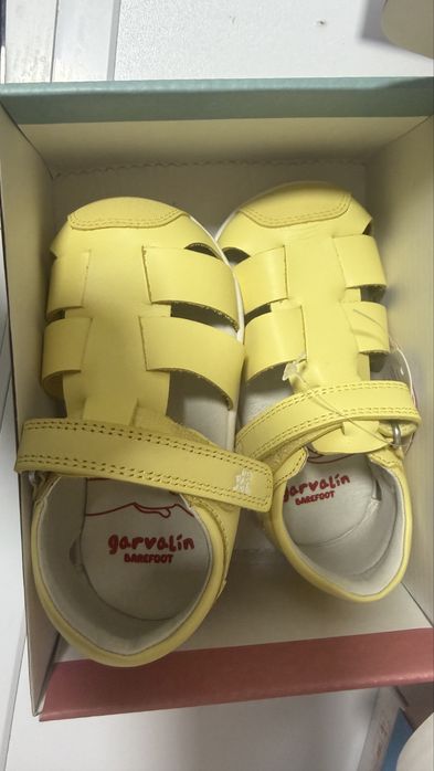 Нови сандали garvalin