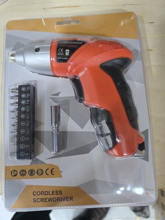 Akkumulyatorli otvyortka to'plami