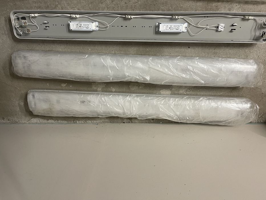 Осветително тяло за пура Schrack Австрия 125 см.