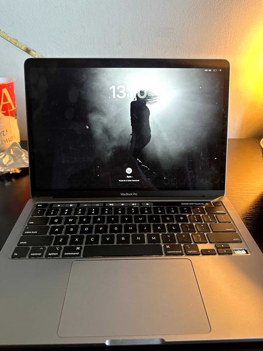 Vand macbook pro 2020, 13 inch , i5 ,accept si schimb laptop gaming