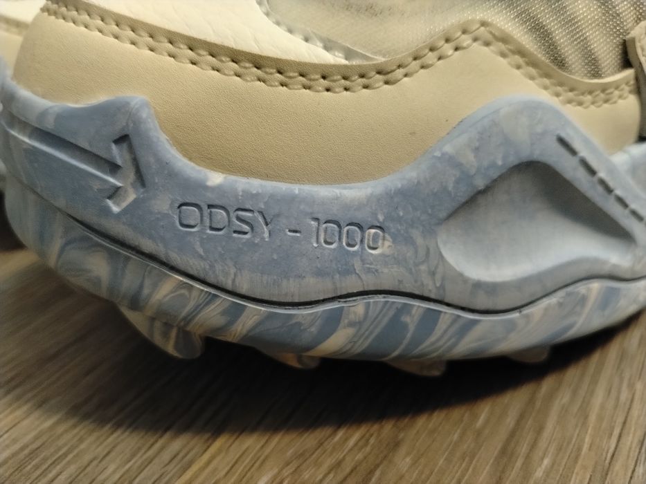 Adidași off white odsy 1000