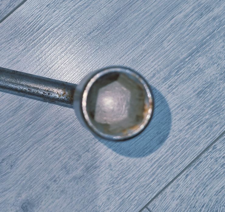 Баллоный ключ   19.  21