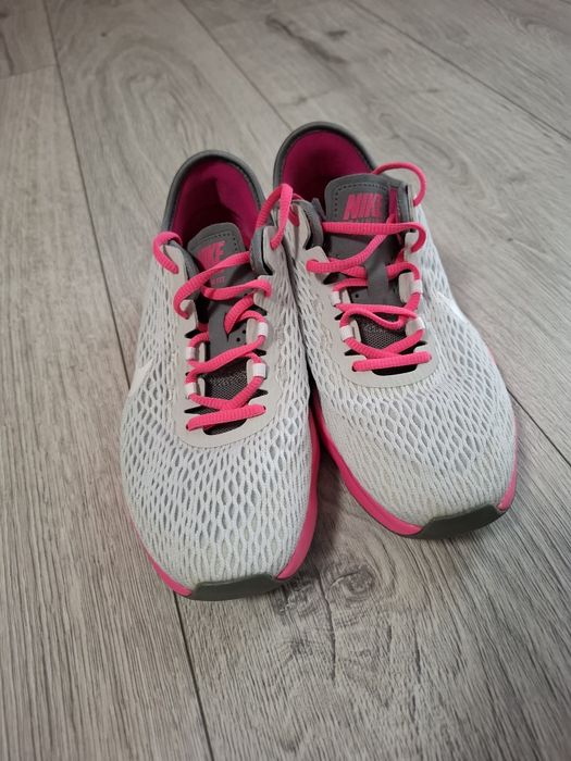 Adidași Nike gri