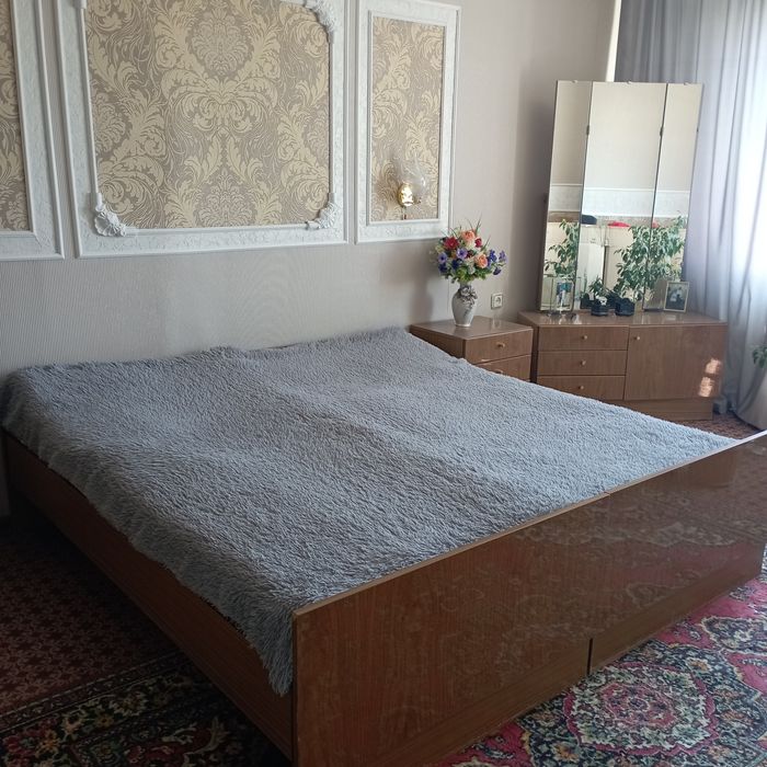 Спальный гарнитур