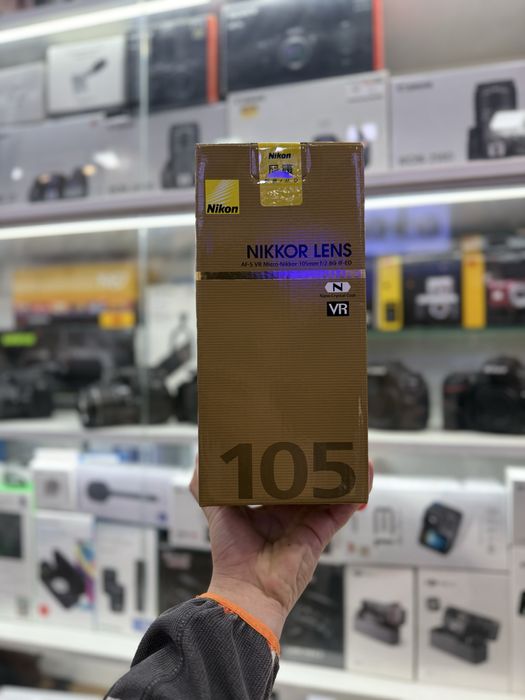 Nikon micro nikkor 105 mm f2.8 lens