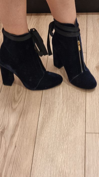 Botine cu toc Zara