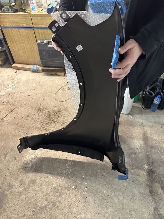 DODGE Durango! Чисто Нов! Оригинален десен калник!