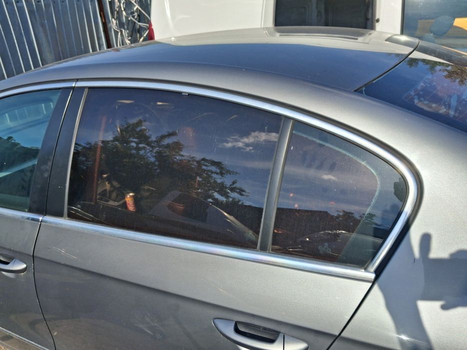 Usa stanga spate vw Passat b6 2007