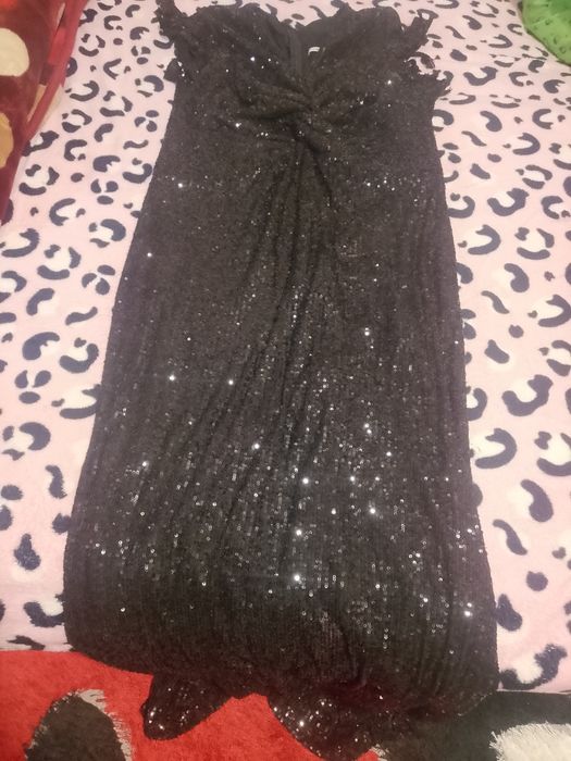 Vand rochiță  purtată o singură dată