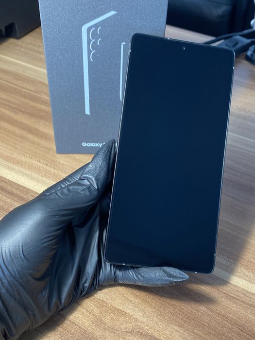 Samsung Galaxy s25 ultra • 256 GB • Titanium Jetblack