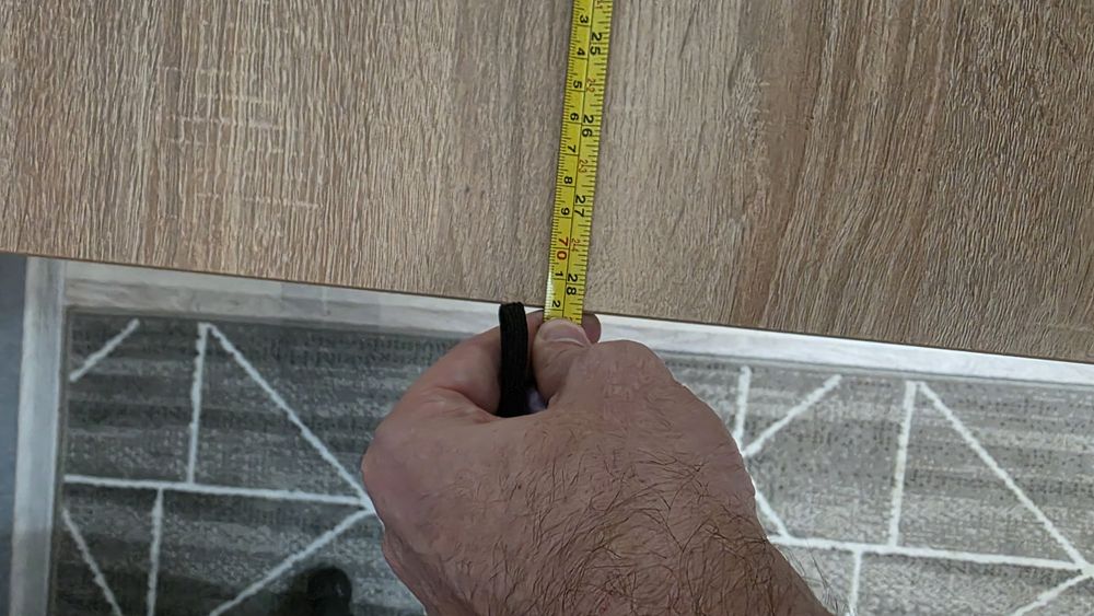 Стол в хорошем состоянии