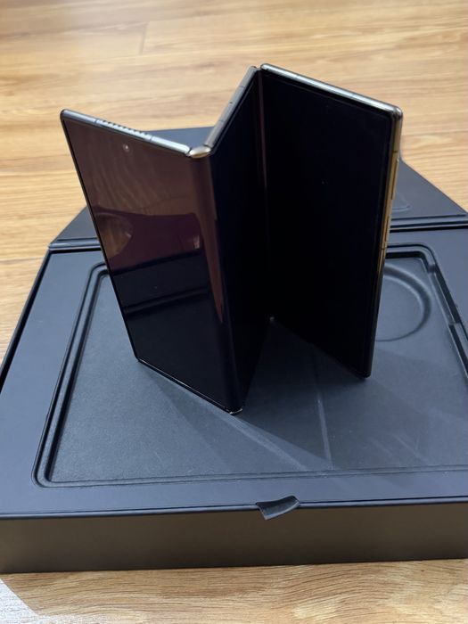 HUAWEI Mate XT Ultimate Design 16/512 GB – GBox, пълен комплект