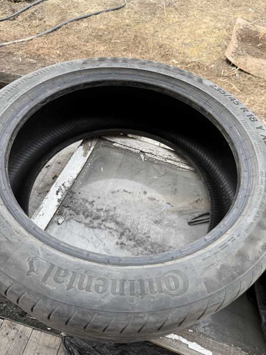 Продам шины 235/45/18