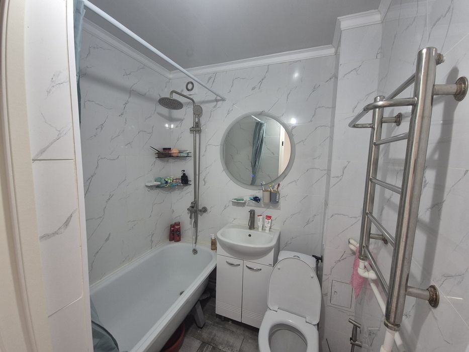 Продаю 2 комн квартиру