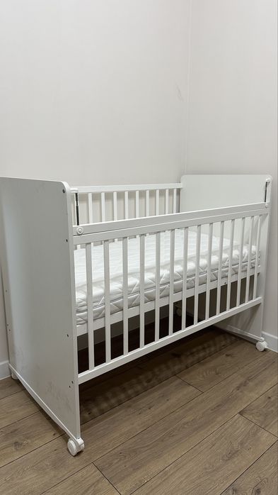 Детская кровать - манеж