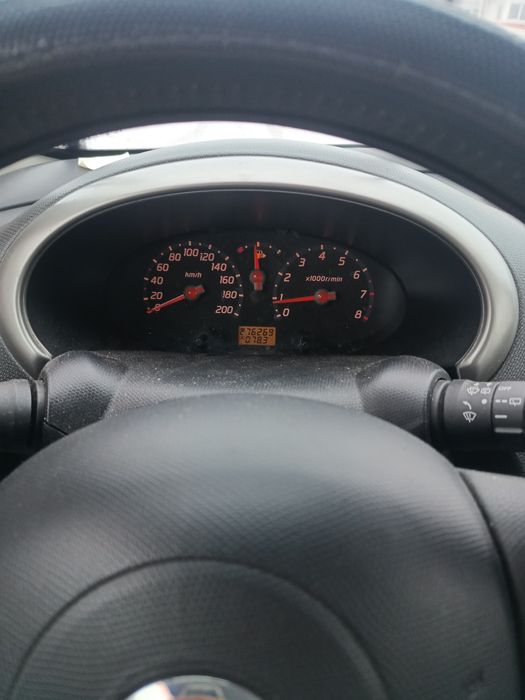 Vînd Nissan micra 1.4 benzina mașină merge perfect