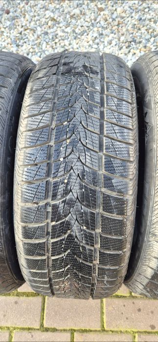 Vând anvelope iarna  205/55 R16