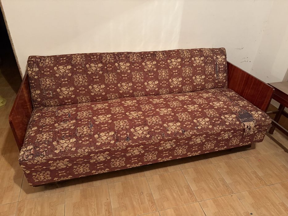 Mobila,dulapuri,sifoniere intre 100-200 de lei!