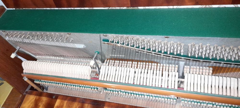 Нокис каласында пианино сатылады зор, саз.