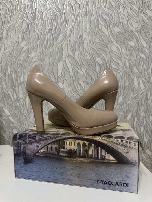 Продам  женские туфли