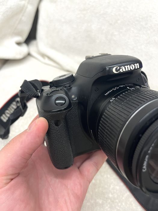 Canon 600d продам