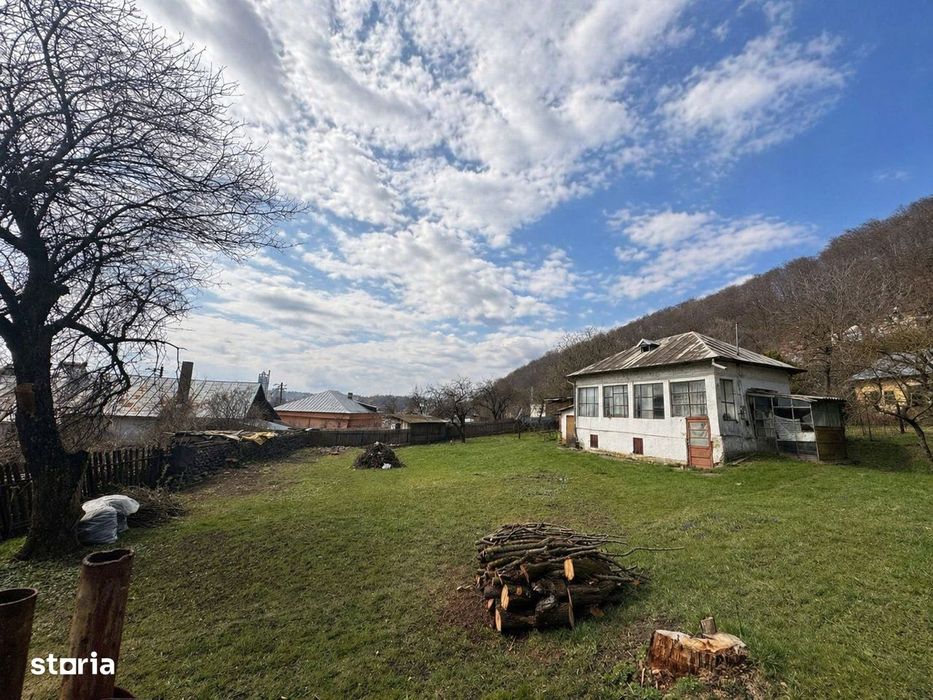 Teren 1.002 mp langa Manastirea Namaesti