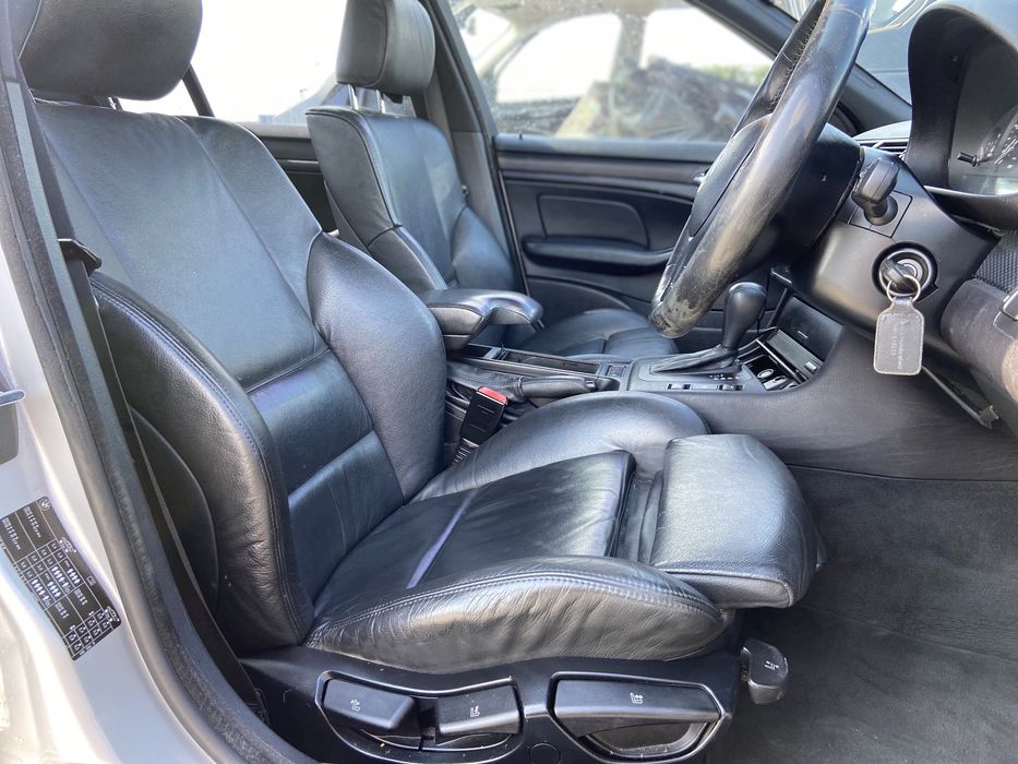 Dezmembrez BMW 330d 204 cp, automat,Tech 2 ,Recaro,Xenon, Hk, jante M