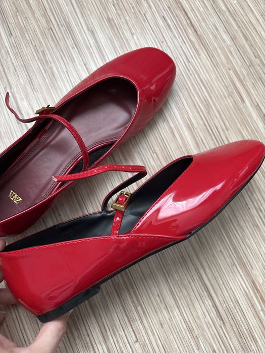 Продам туфли Zara