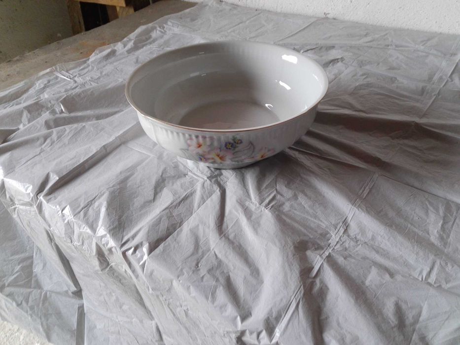 Serviciu de masa din portelan