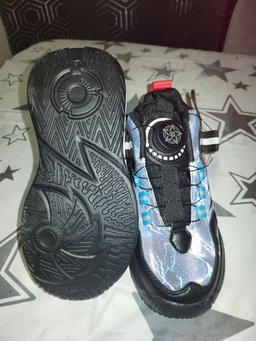 Високи баскетболни маратонки за момче - удобни, дишащи, неплъзгащи се,