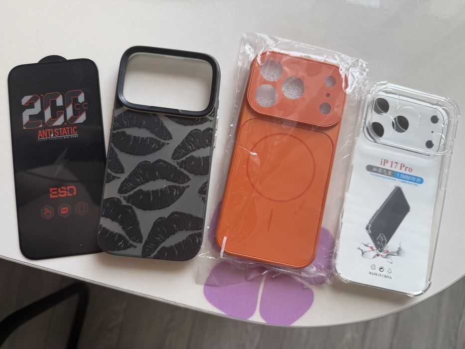 Чехлы для Айфон 17 про