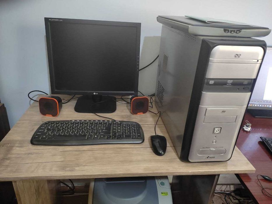 Компьютер кушимча ускуналари билан сотилади