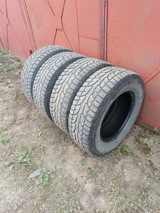 Продам зимнюю резину 265/65 R17