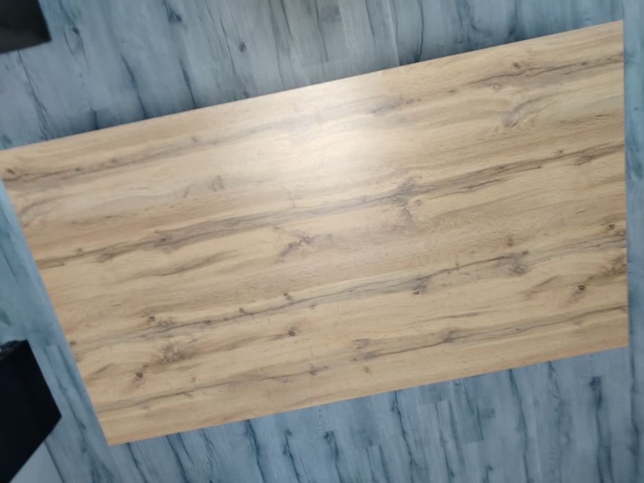 Продам стол обеденный