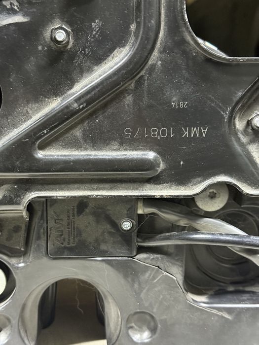 Оригинальный компрессор пневмоподвески Range Rover L405