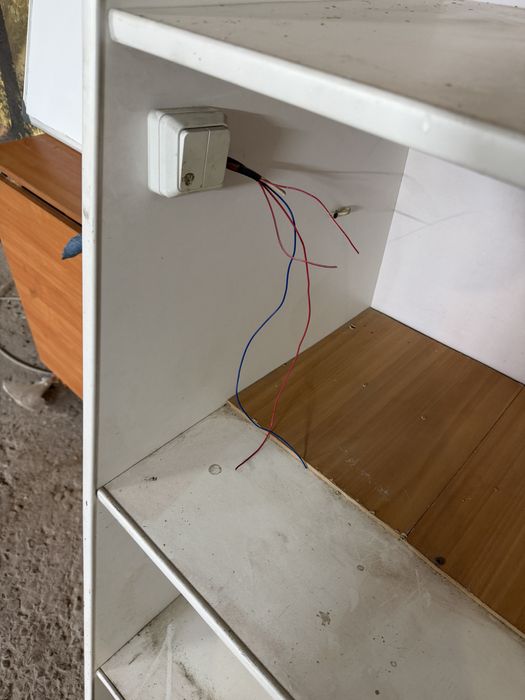 Шкаф для цветов.