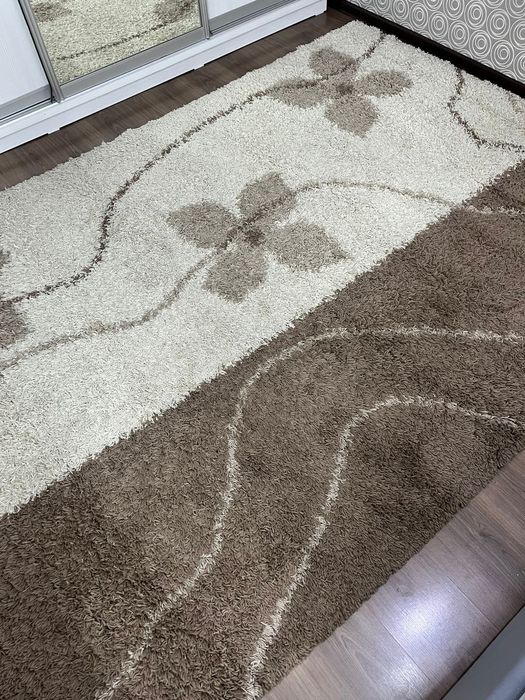 Продам ковер б/ травка, размер 2/3